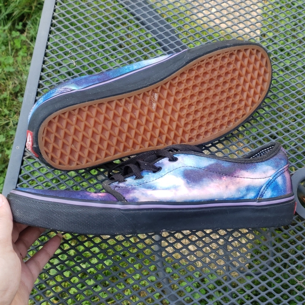 Vans - Picture 2 of 3